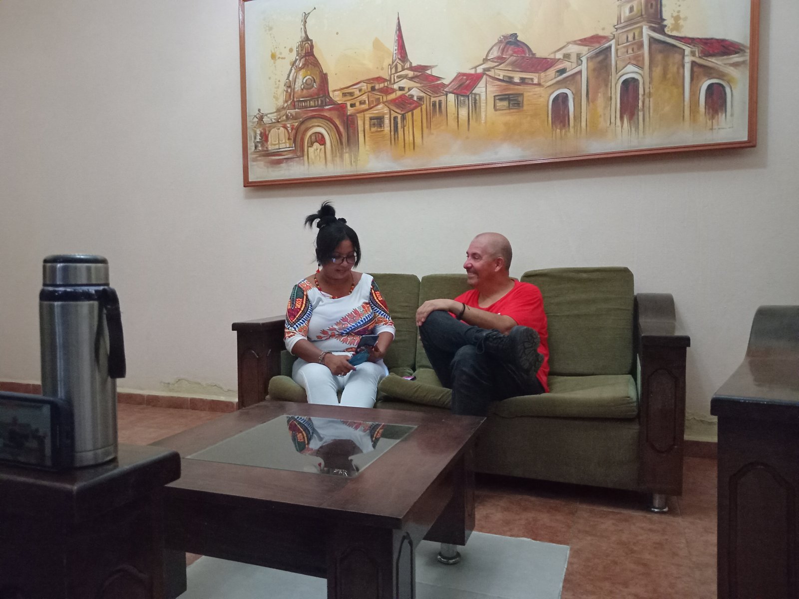 Conversación cercana durante una actividad de Monarcas